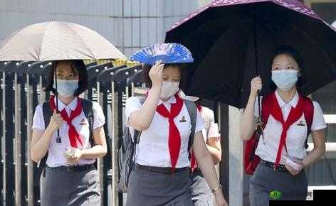 从校服衣袖看到葡萄怎么办：是误会还是另有隐情？
