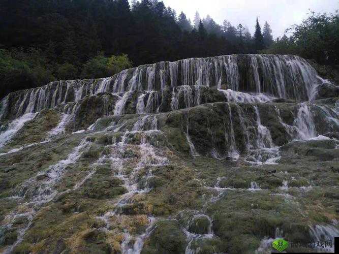 黄龙直捣溪水潺潺：一幅美丽画卷